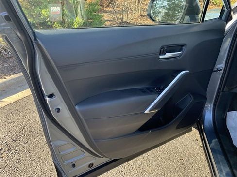 Used 2024 Toyota Corolla Cross XSE image 17