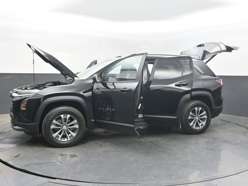 Used 2025 Chevrolet Equinox LT w/ Convenience Package II image 39