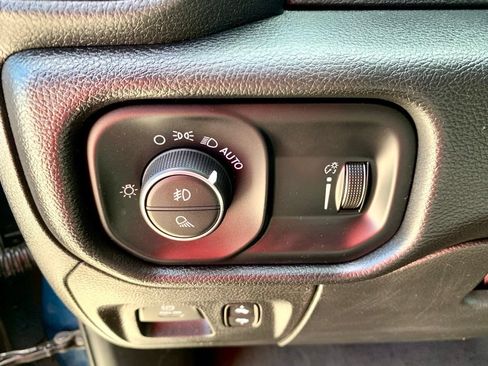 Used 2022 RAM 1500 Big Horn AWD/4WD image 28