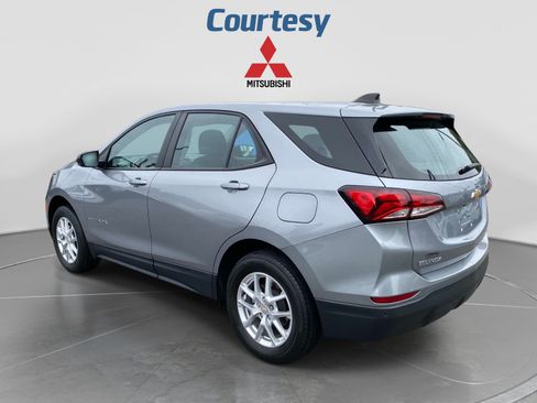 Used 2024 Chevrolet Equinox LS AWD/4WD image 3