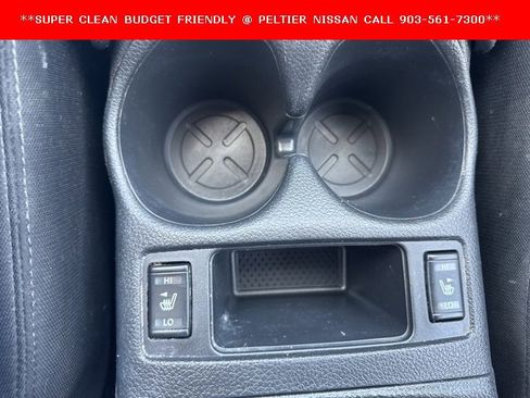 Used 2018 Nissan Rogue SV w/ Premium Package image 16