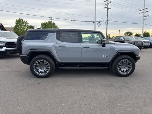 Used 2025 GMC Hummer EV 3X AWD/4WD image 6