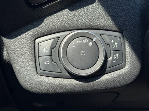 Used 2019 Ford Escape Titanium AWD/4WD image 11
