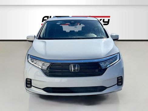 Used 2023 Honda Odyssey Elite image 2