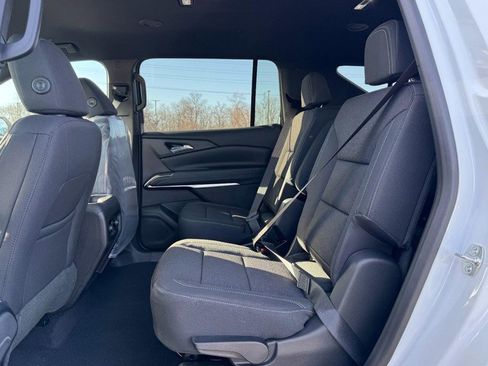 New 2026 Chevrolet Traverse LT image 32