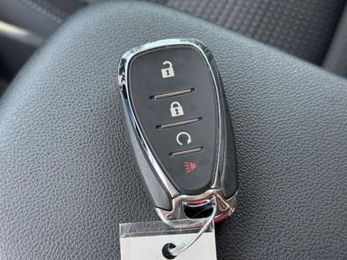 Used 2025 Chevrolet Trax LT FWD image 29