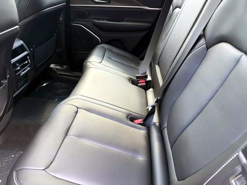 New 2026 Jeep Grand Cherokee Limited AWD/4WD image 11