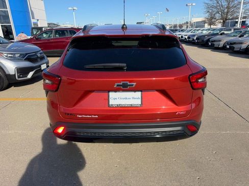 Used 2024 Chevrolet Trax RS w/ Sunroof Package image 3