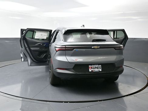 New 2026 Chevrolet Equinox EV LT image 49