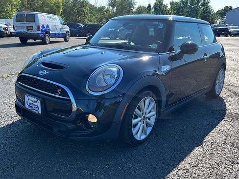 Used 2018 MINI Cooper S FWD image 3