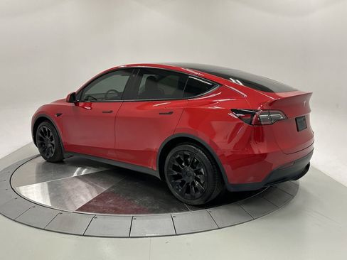 Used 2021 Tesla Model Y Long Range image 5
