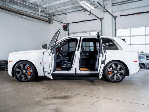 Used 2021 Rolls-Royce Cullinan image 8