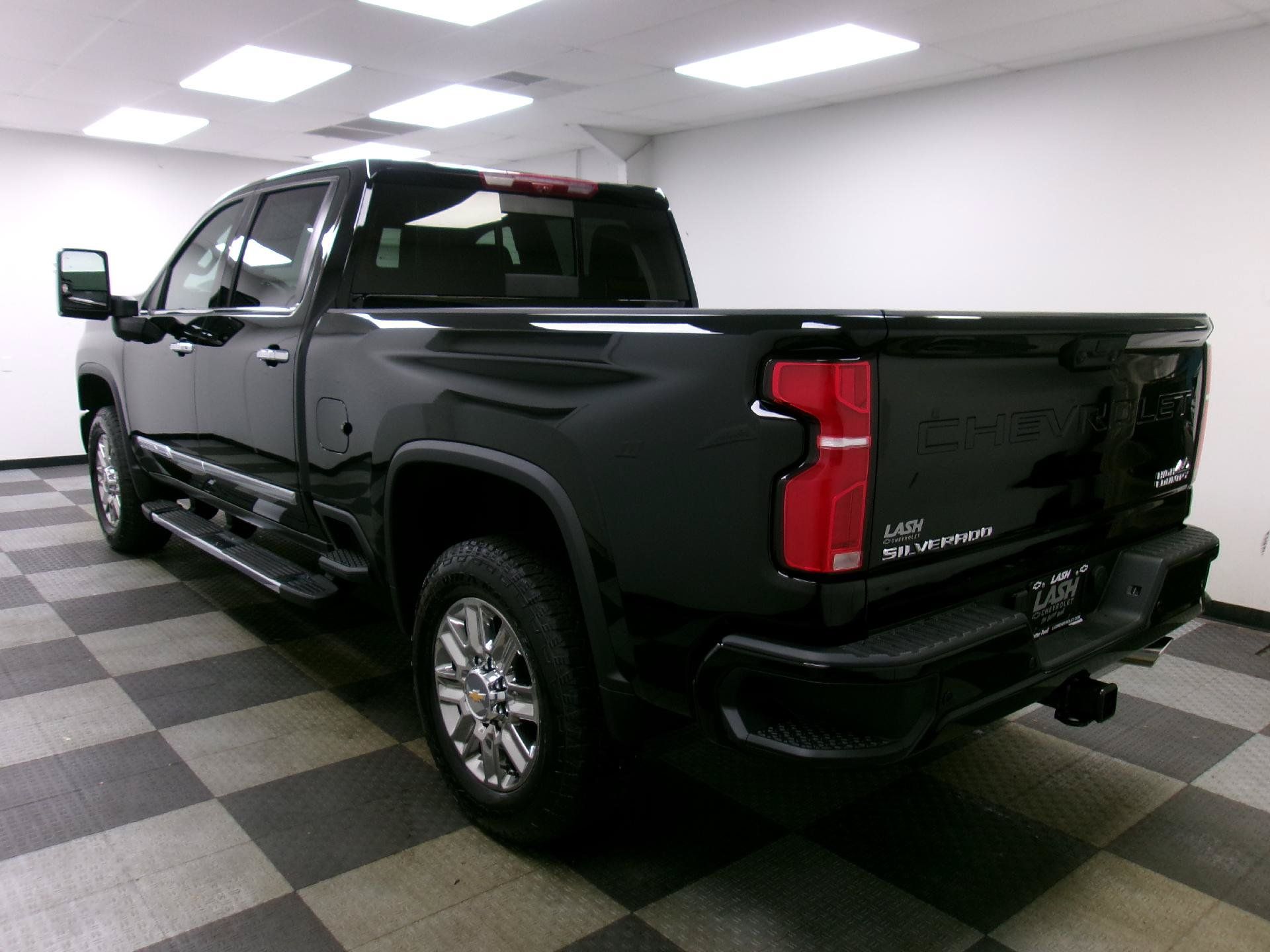 New 2026 Chevrolet Silverado 2500 High Country w/ Technology Package AWD/4WD image 2