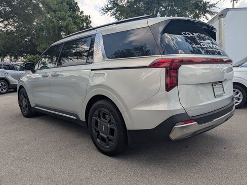 Certified 2026 Kia Carnival SX FWD image 4