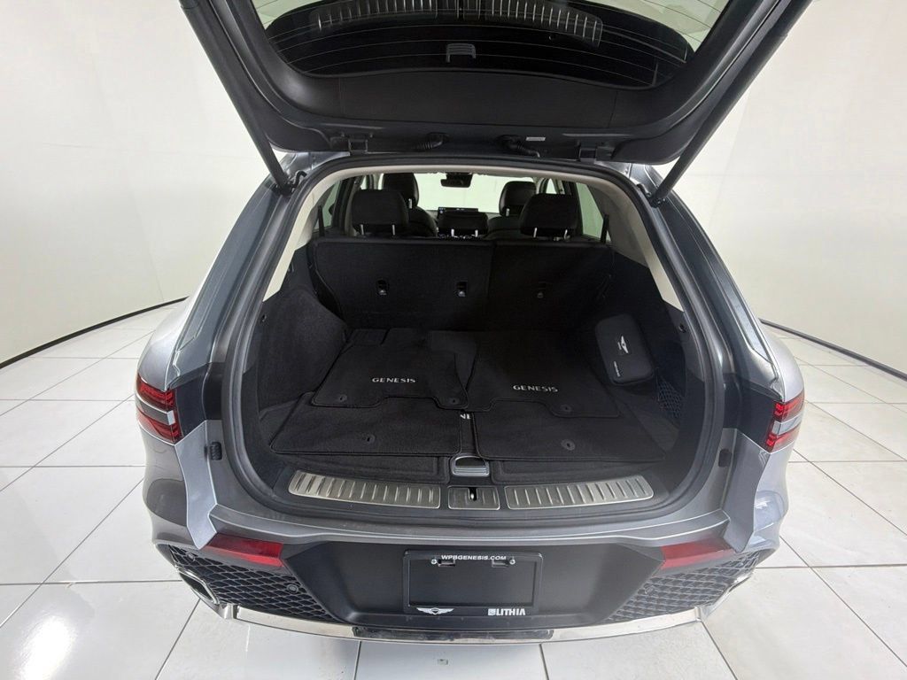Used 2023 Genesis GV70 2.5T w/ Advanced Package AWD/4WD image 33