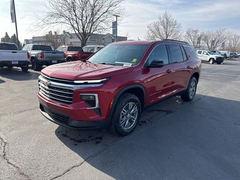 New 2026 Chevrolet Traverse LT w/ Driver Confidence Package image 3