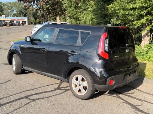 Used 2019 Kia Soul w/ Convenience Package FWD image 5