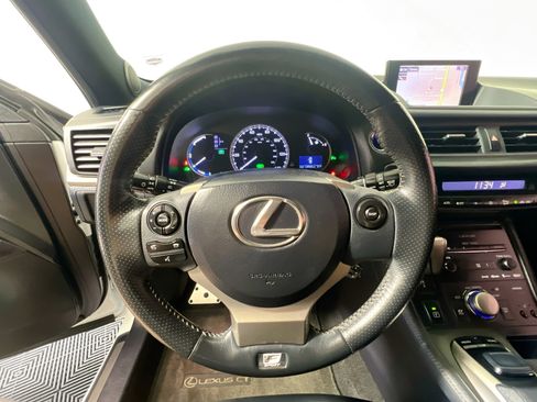 Used 2015 Lexus CT 200h w/ Navigation Package image 11