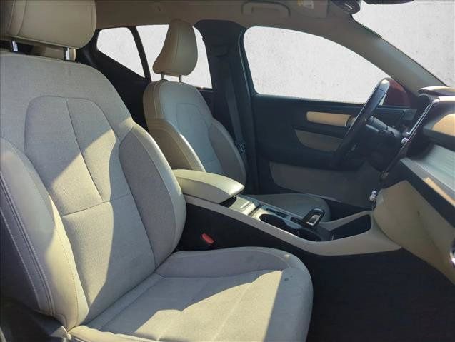 Used 2020 Volvo XC40 T5 Momentum AWD/4WD image 29