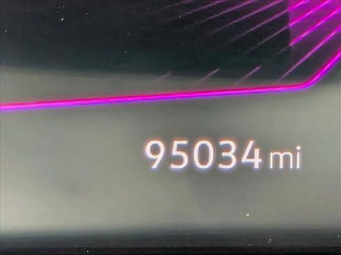 Used 2023 Volkswagen Tiguan SE R-Line image 6