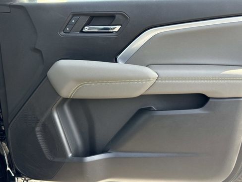 Used 2023 Chevrolet Colorado ZR2 w/ ZR2 Convenience Package III image 18