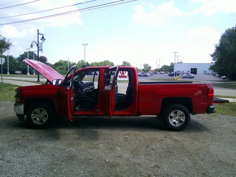 Used 2018 Chevrolet Silverado 1500 LT w/ All Star Edition image 48