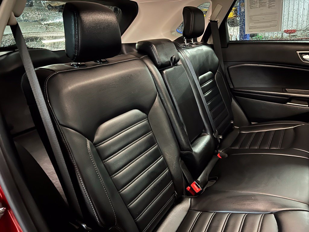 Used 2024 Ford Edge SEL AWD/4WD image 16