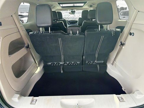 Used 2023 Chrysler Pacifica Limited image 27