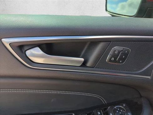 Used 2018 Ford Edge Titanium w/ Equipment Group 302A image 8