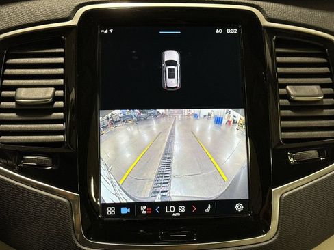 Used 2023 Volvo XC90 B6 Plus AWD/4WD image 19