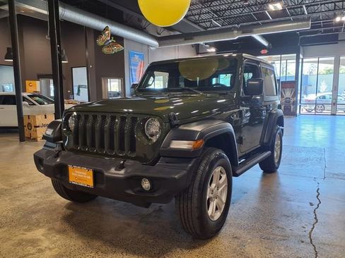 Used 2022 Jeep Wrangler Sport AWD/4WD image 4