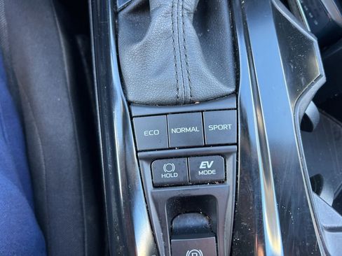 Used 2025 Toyota Camry LE image 19