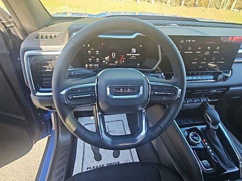 New 2026 GMC Canyon Elevation image 12