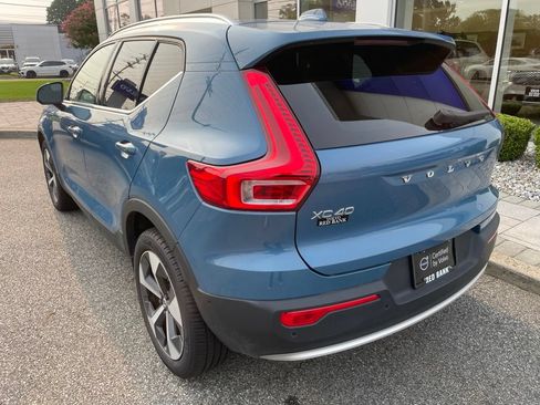 Used 2025 Volvo XC40 B5 Plus AWD/4WD image 3