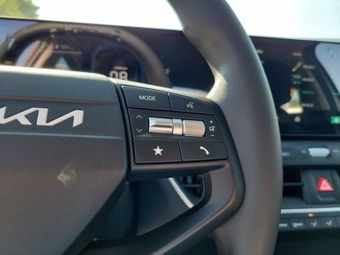 New 2026 Kia K4 FWD image 16