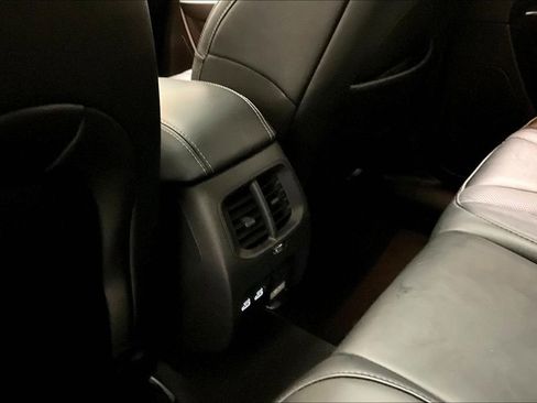 Used 2022 Jeep Cherokee Limited image 10