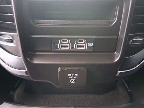 Used 2022 RAM 1500 Laramie AWD/4WD image 16