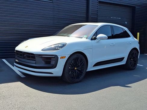 Certified 2025 Porsche Macan GTS AWD/4WD image 1