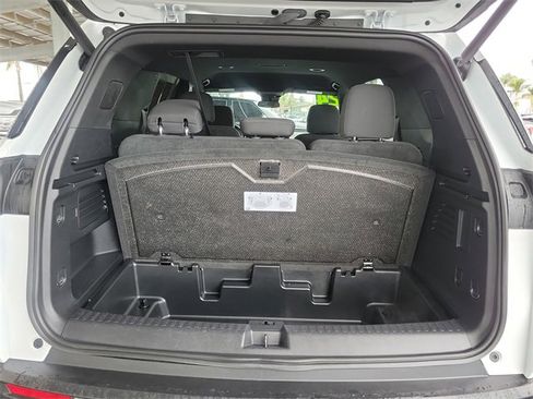 Certified 2024 Chevrolet Traverse LT image 28