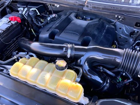 Used 2020 Ford Expedition XLT w/ Equipment Group 202A image 31