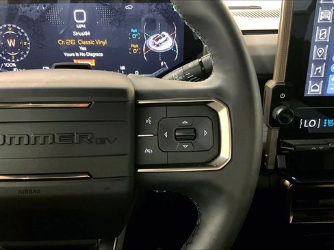 Used 2024 GMC Hummer EV 2X image 22