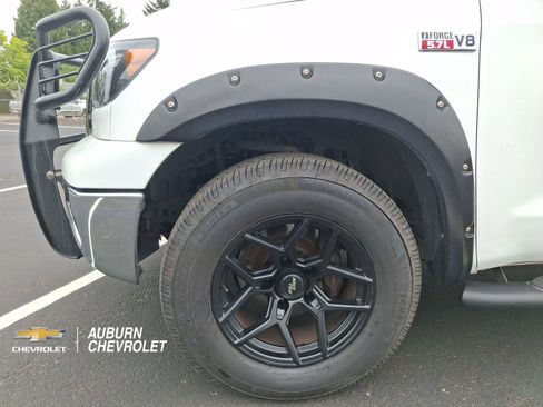 Used 2010 Toyota Tundra 4x4 CrewMax image 28