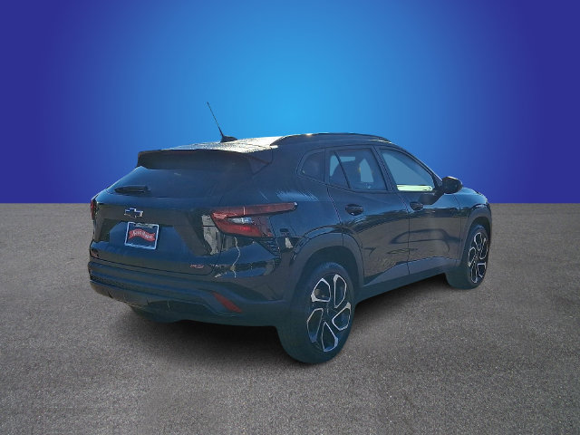 Used 2025 Chevrolet Trax RS w/ Sunroof Package FWD image 4