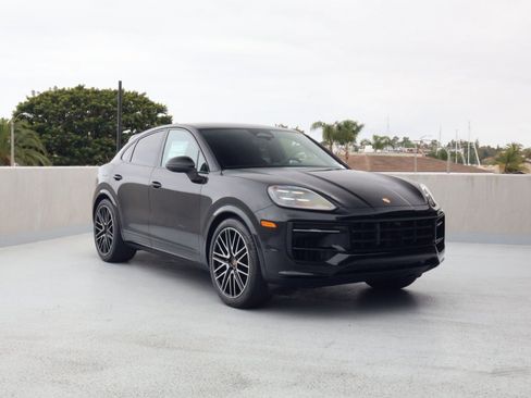 New 2026 Porsche Cayenne Coupe AWD/4WD image 7