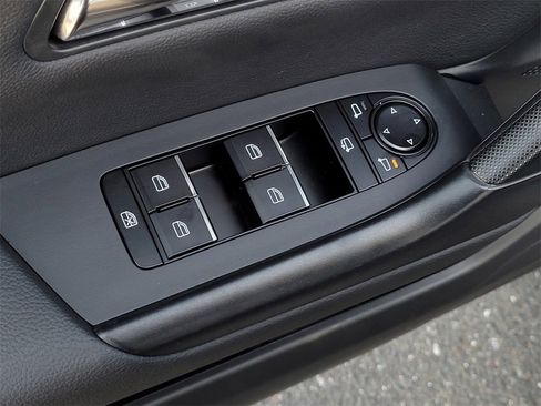 Certified 2025 MAZDA CX-50 AWD 2.5 S w/ Premium Plus Pkg image 11