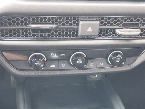 Certified 2023 Honda HR-V LX image 26