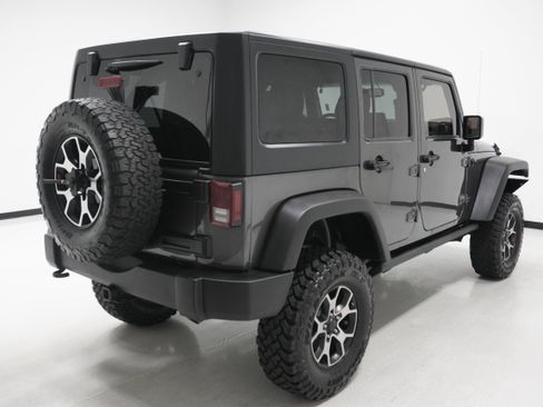 Used 2017 Jeep Wrangler Unlimited Rubicon w/ Connectivity Group image 4