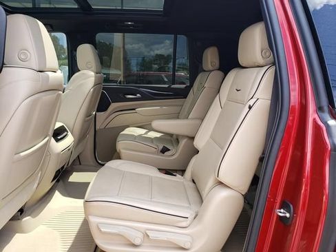 Used 2024 Cadillac Escalade ESV Premium Luxury AWD/4WD image 14