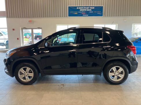 Used 2019 Chevrolet Trax LT w/ LT Convenience Package AWD/4WD image 8