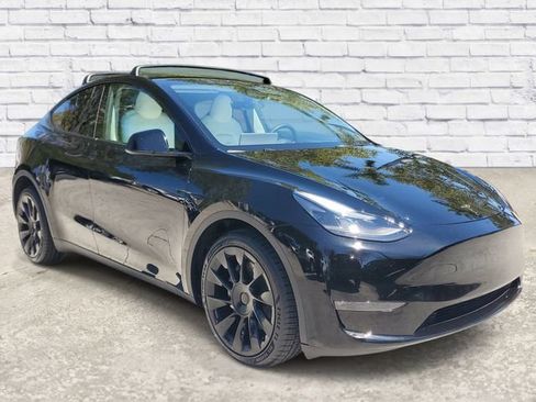 Used 2023 Tesla Model Y Long Range image 5